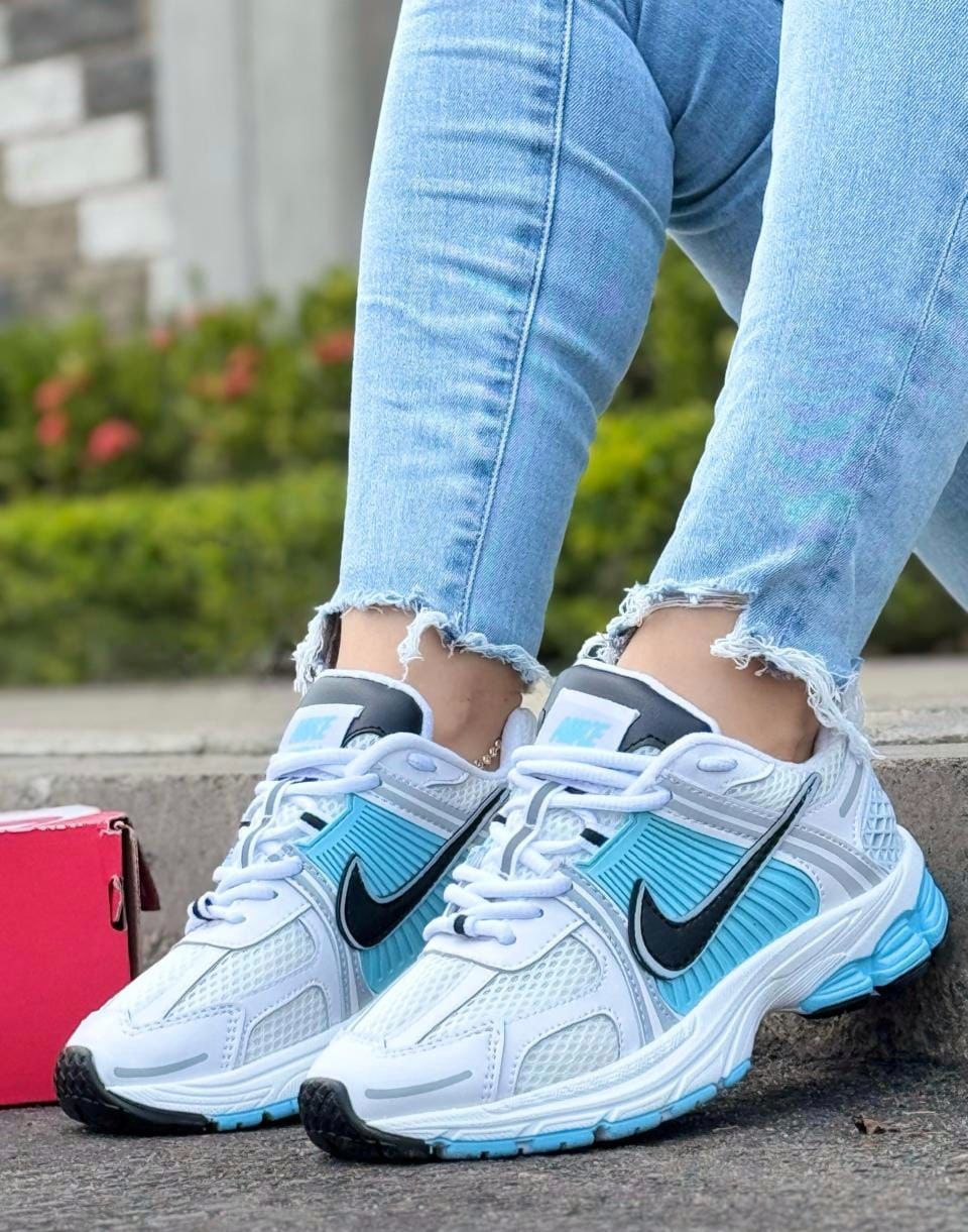NIKE VOMERO