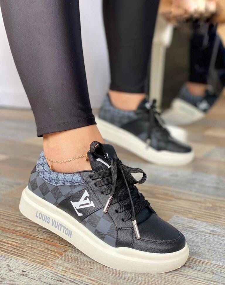 LOUIS VUITTON CASUAL