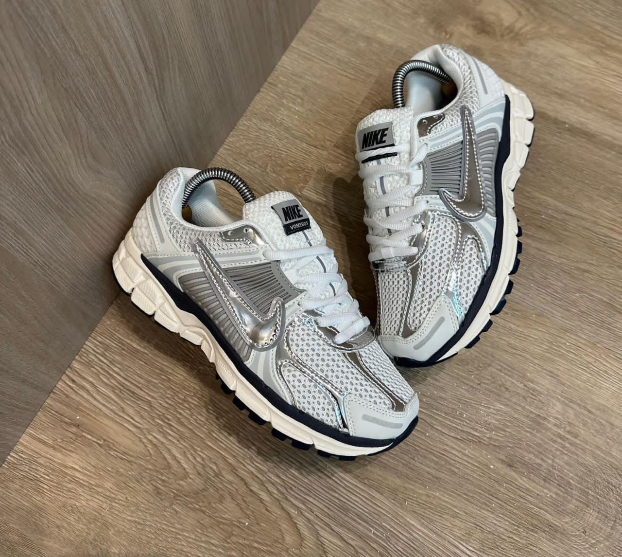 NIKE VOMERO