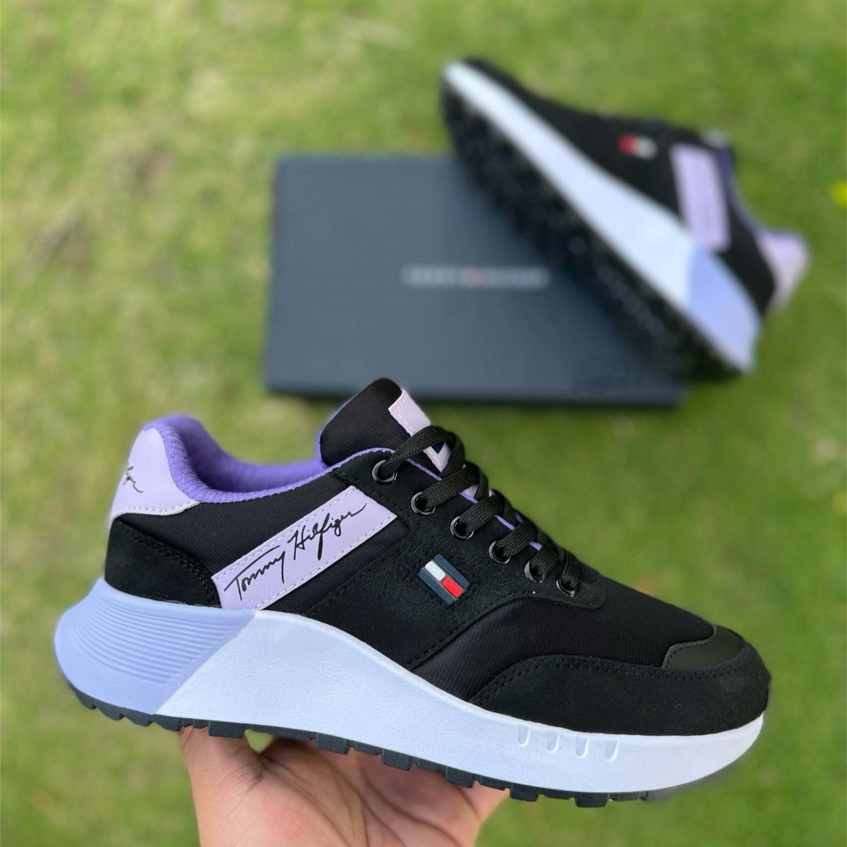 TOMMY HILFIGER