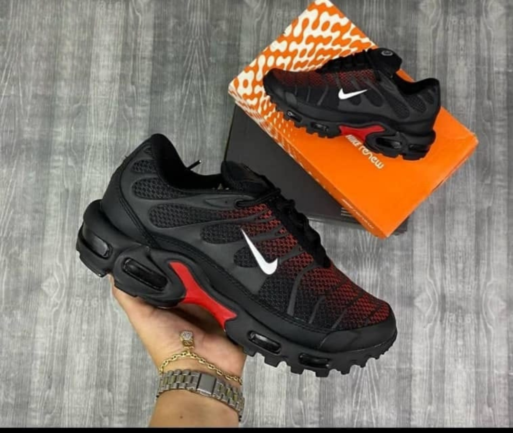 NIKE AIR MAX TN