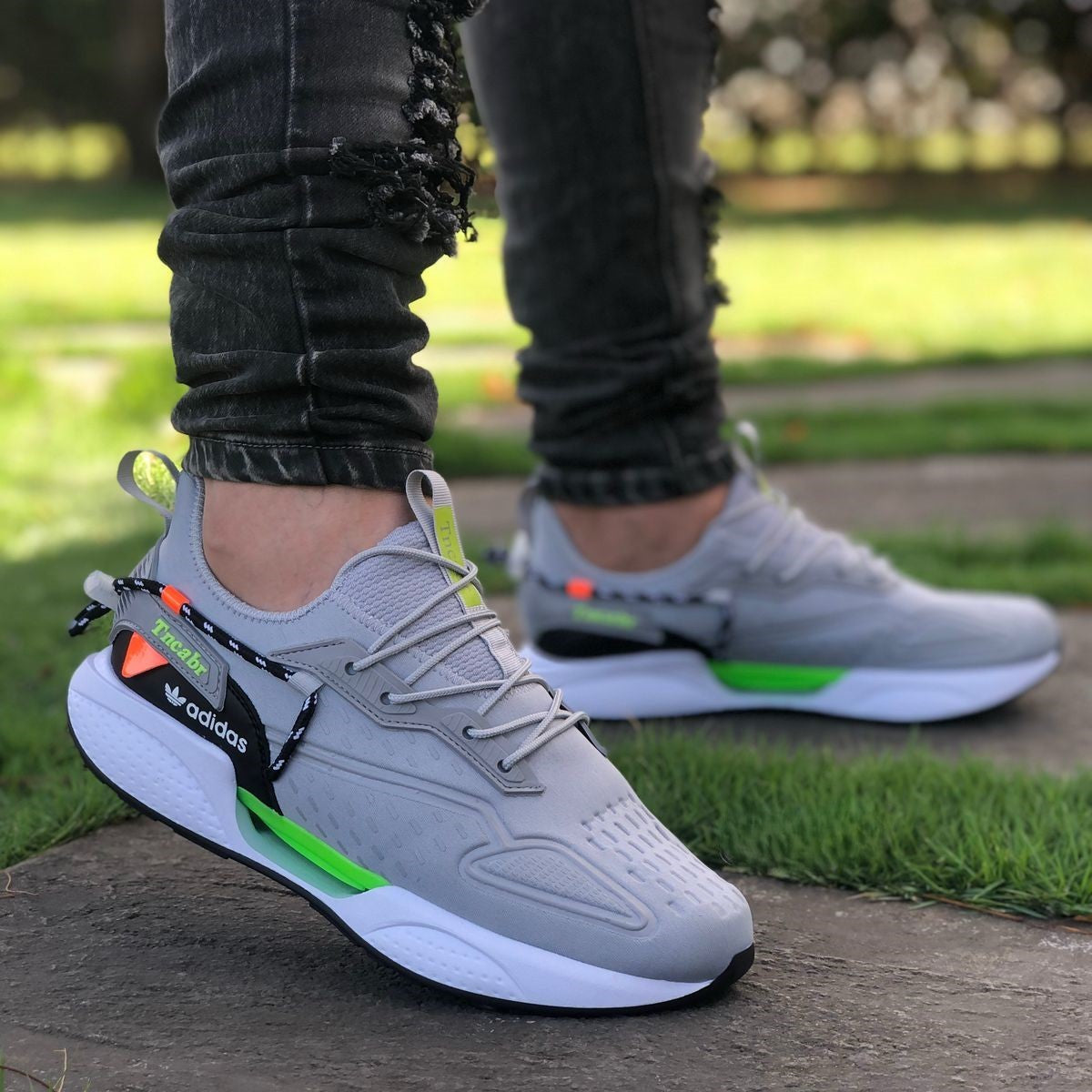 ADIDAS TRACER