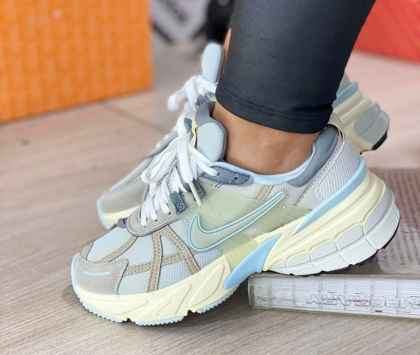 NIKE V2K