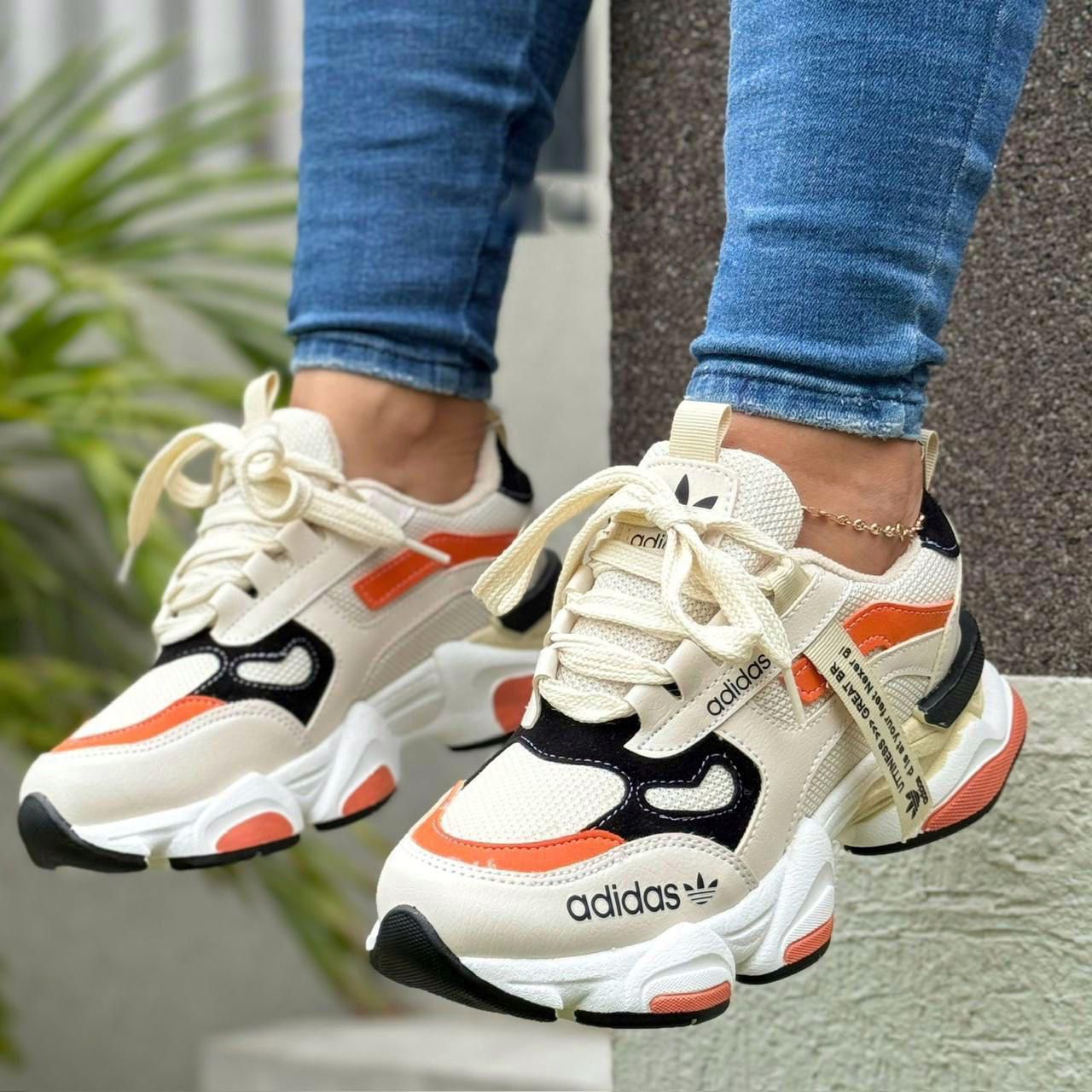 ADIDAS CORAZÓN