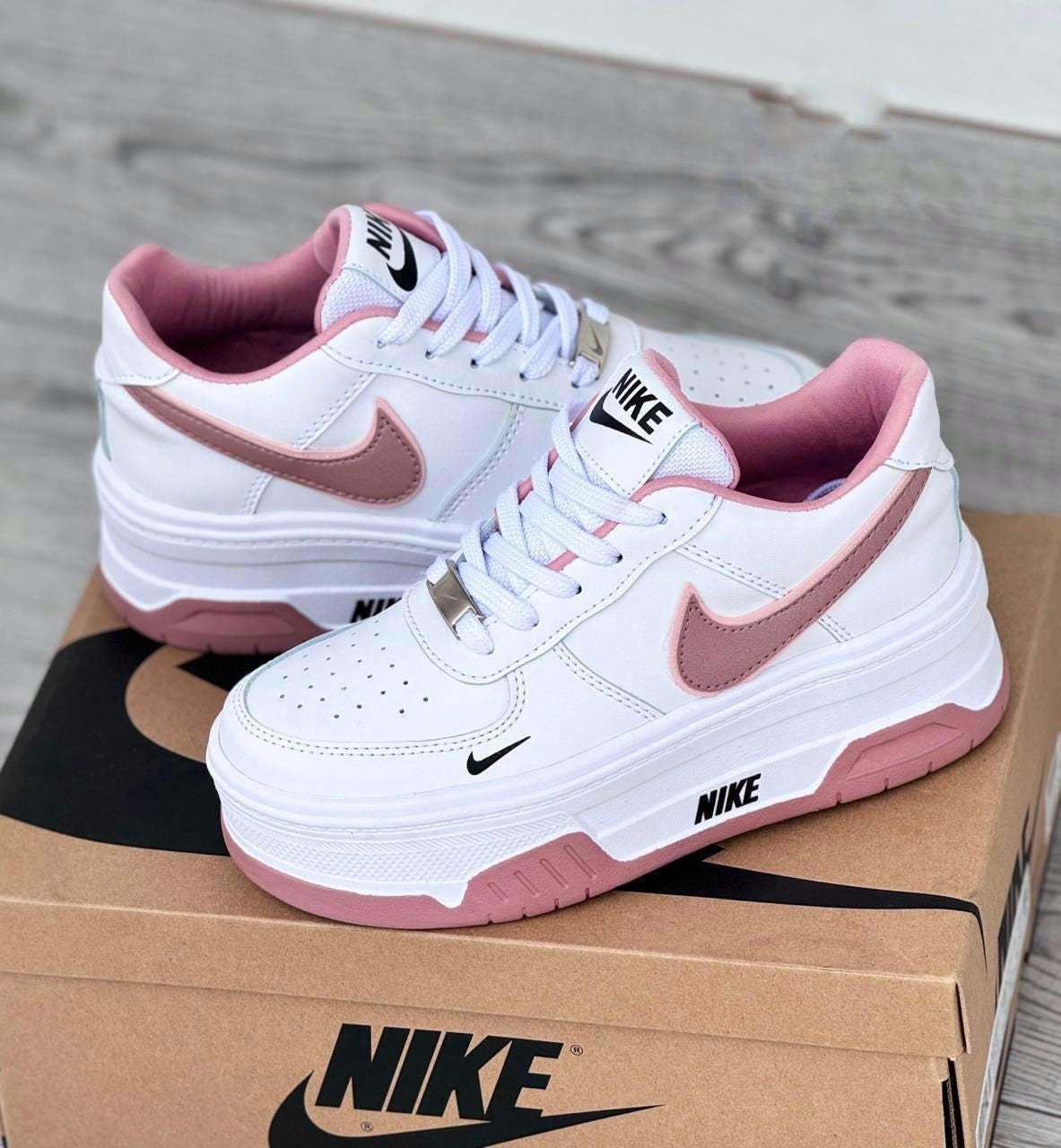 NIKE PISO DOBLE