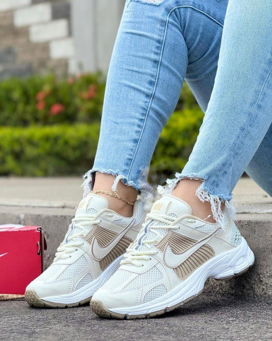 NIKE VOMERO