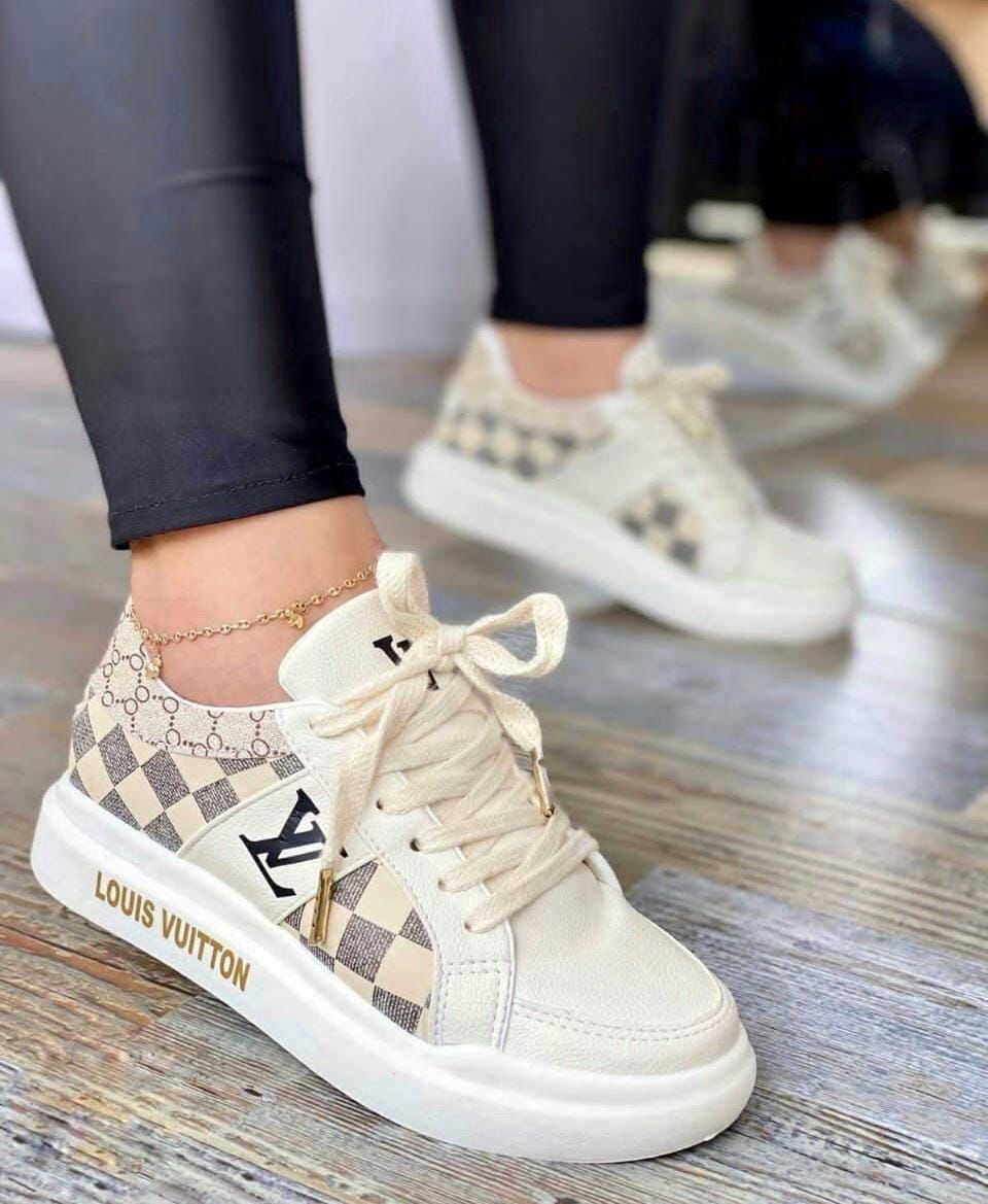 LOUIS VUITTON CASUAL