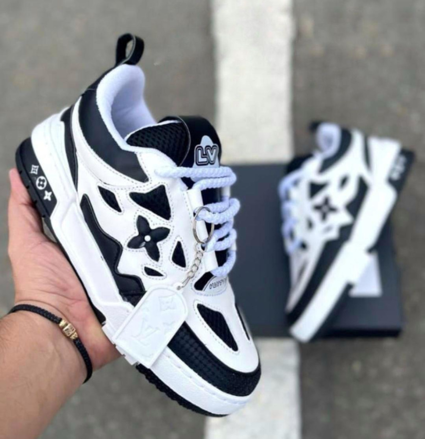 LOUIS VUITTON SNEAKERS