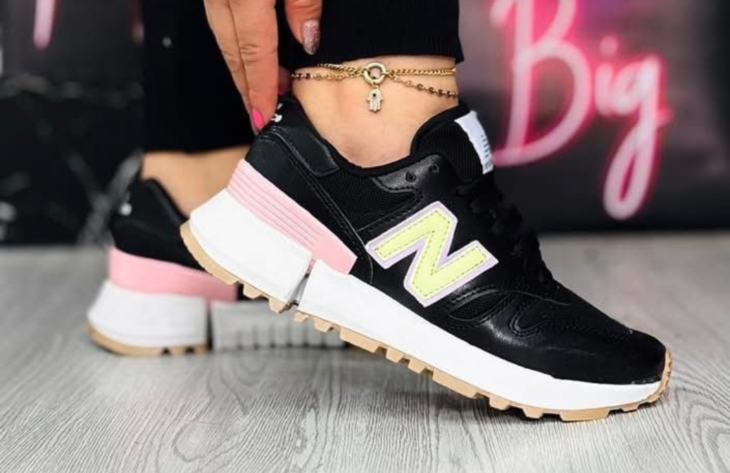 NEW BALANCE MOVEA