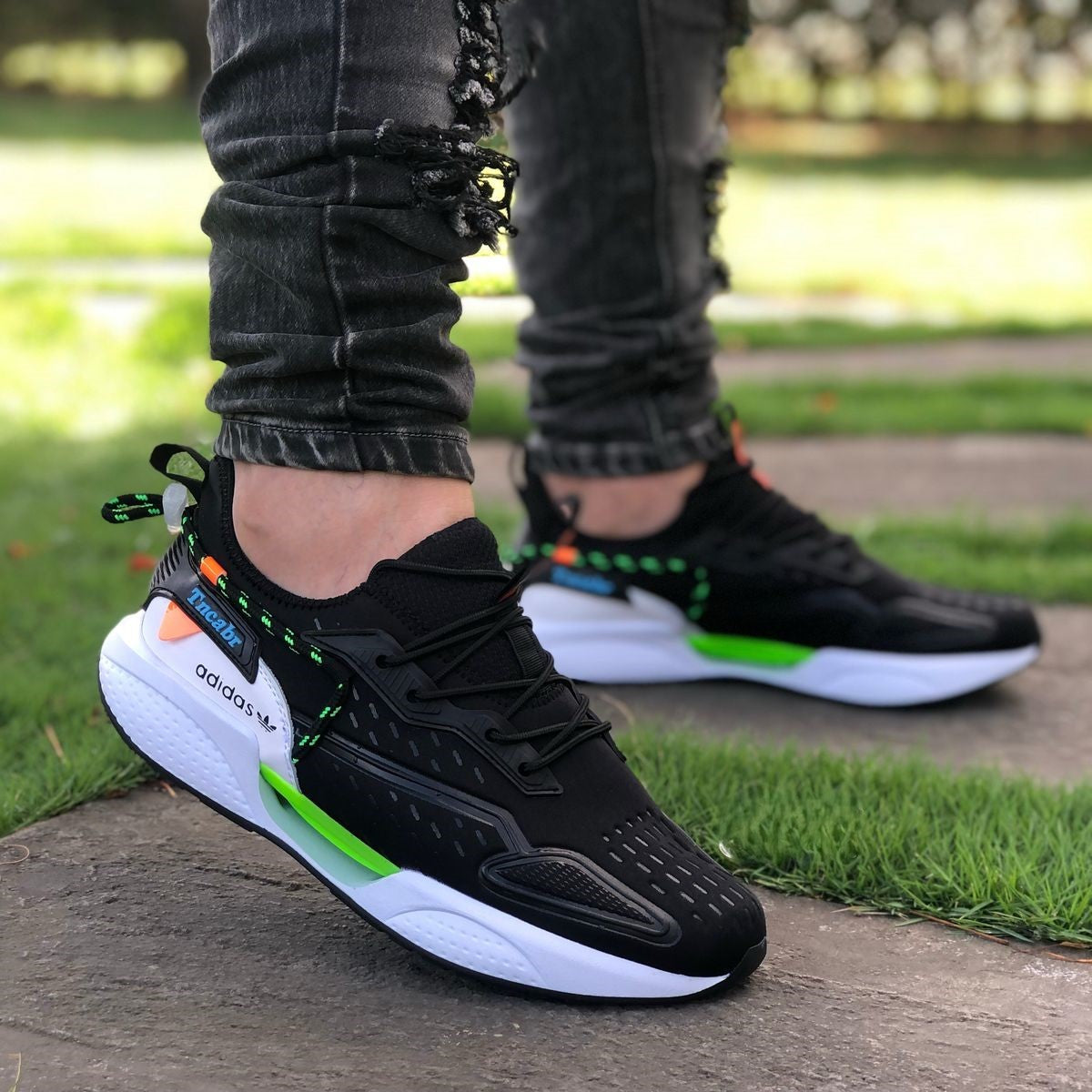 ADIDAS TRACER