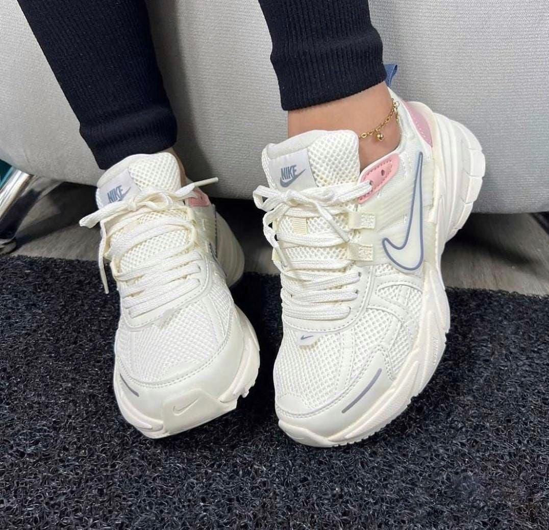 NIKE V2K