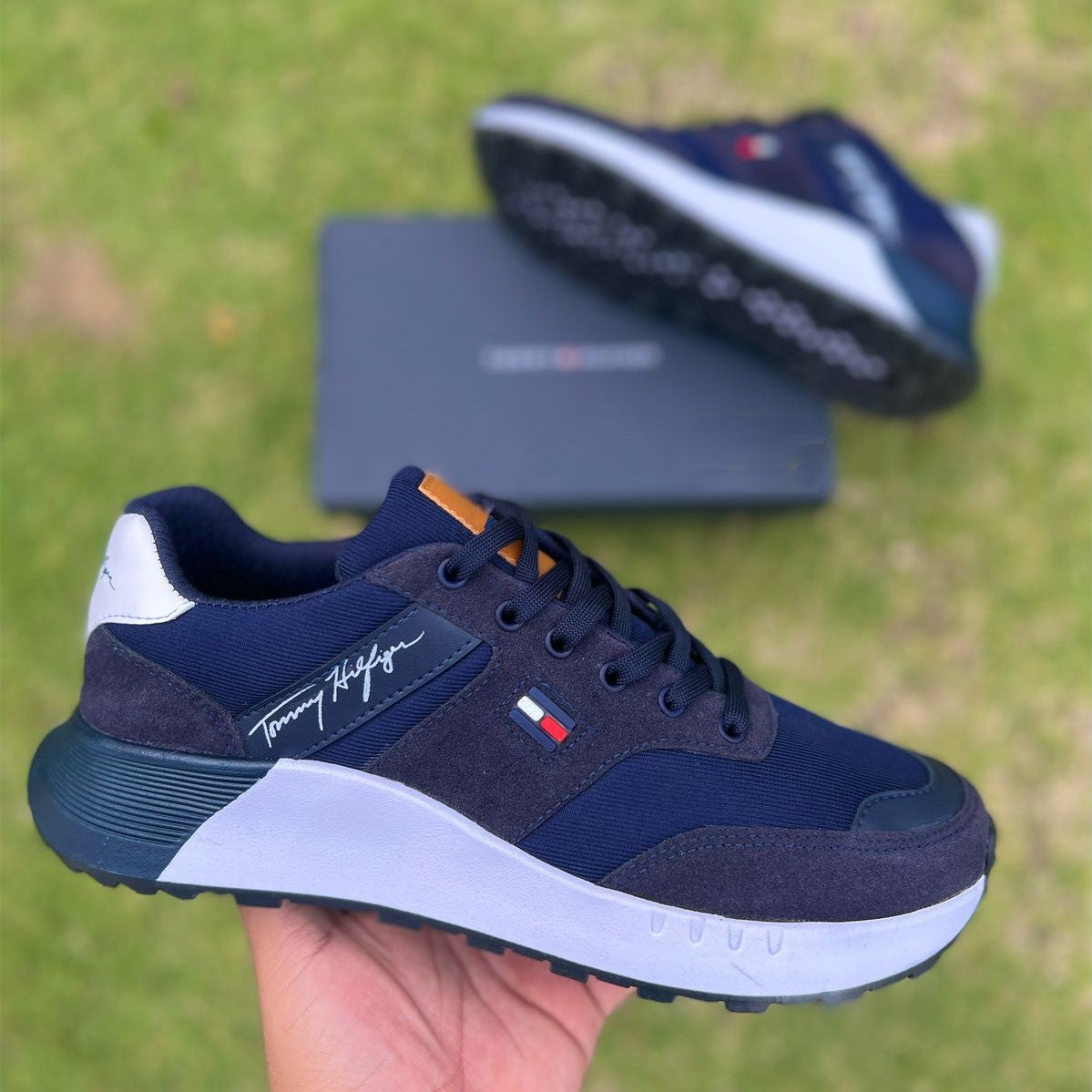 TOMMY HILFIGER