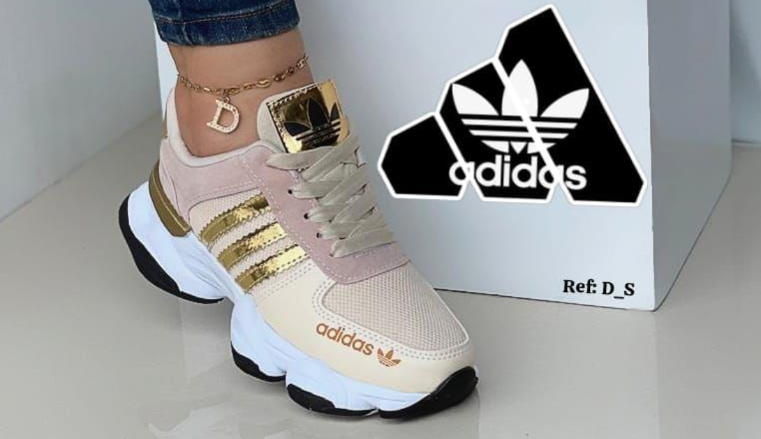 ADIDAS TRIPLE STRIPE
