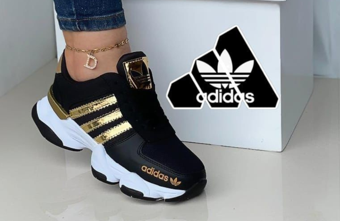 ADIDAS TRIPLE STRIPE