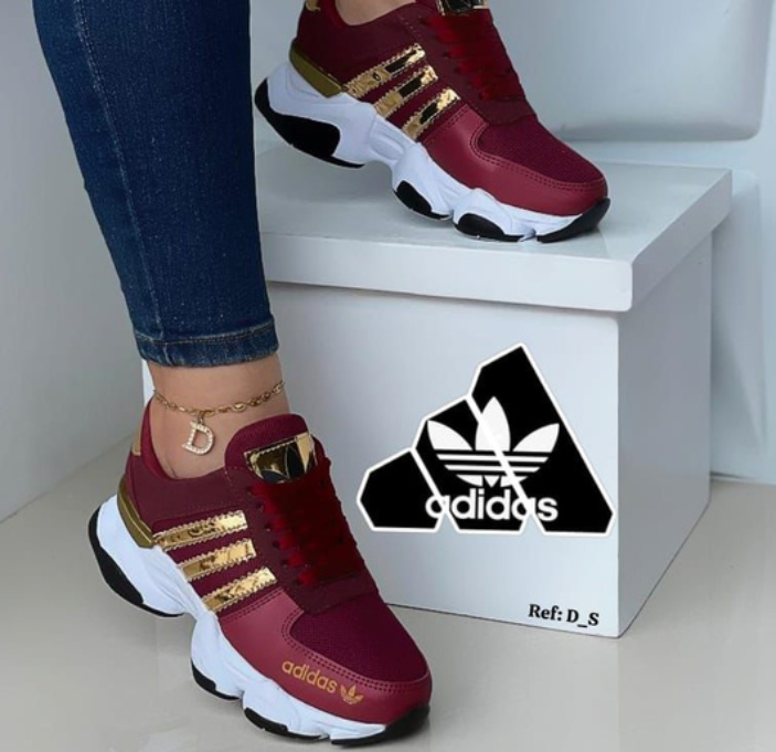ADIDAS TRIPLE STRIPE