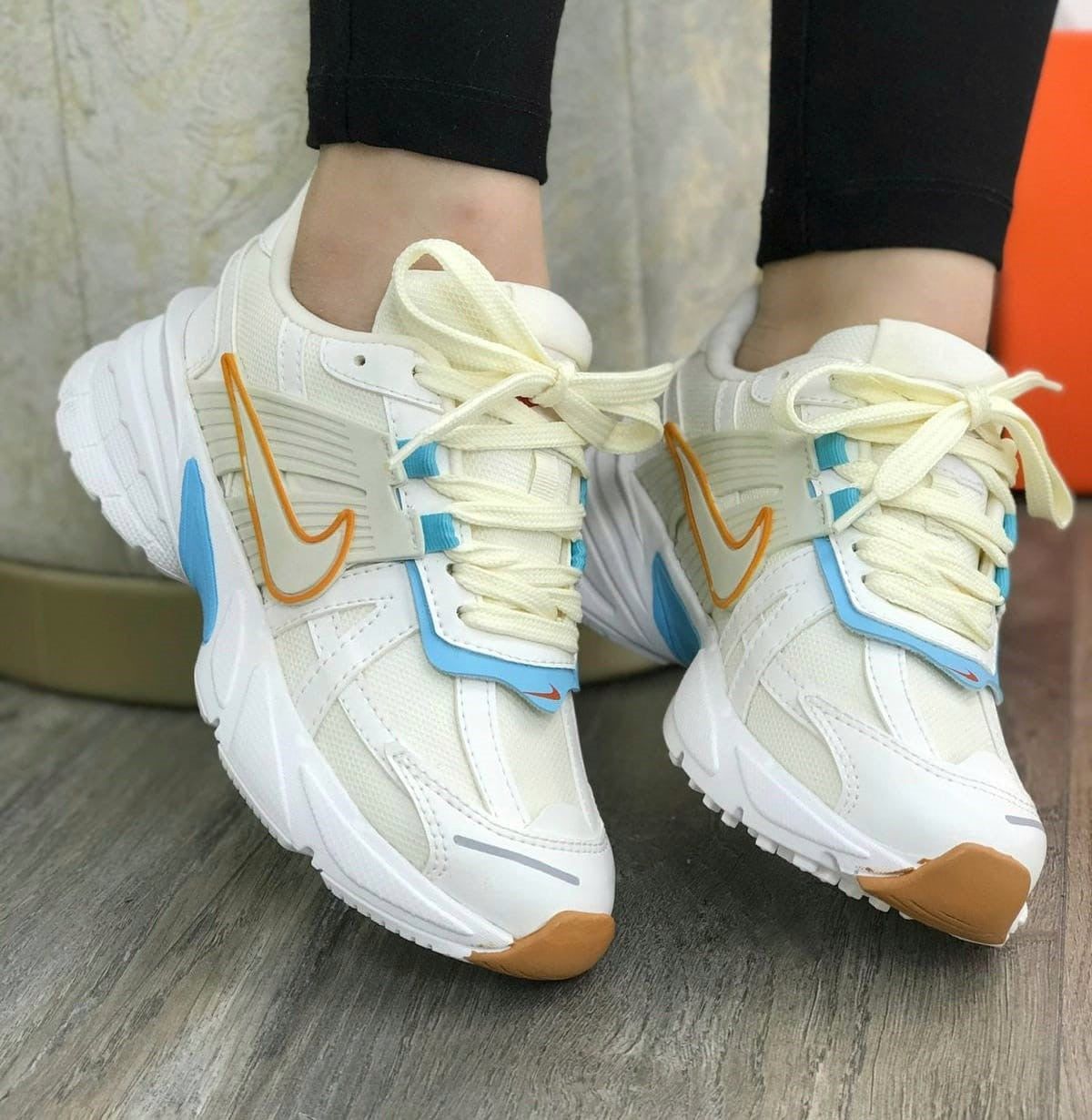 NIKE V2K